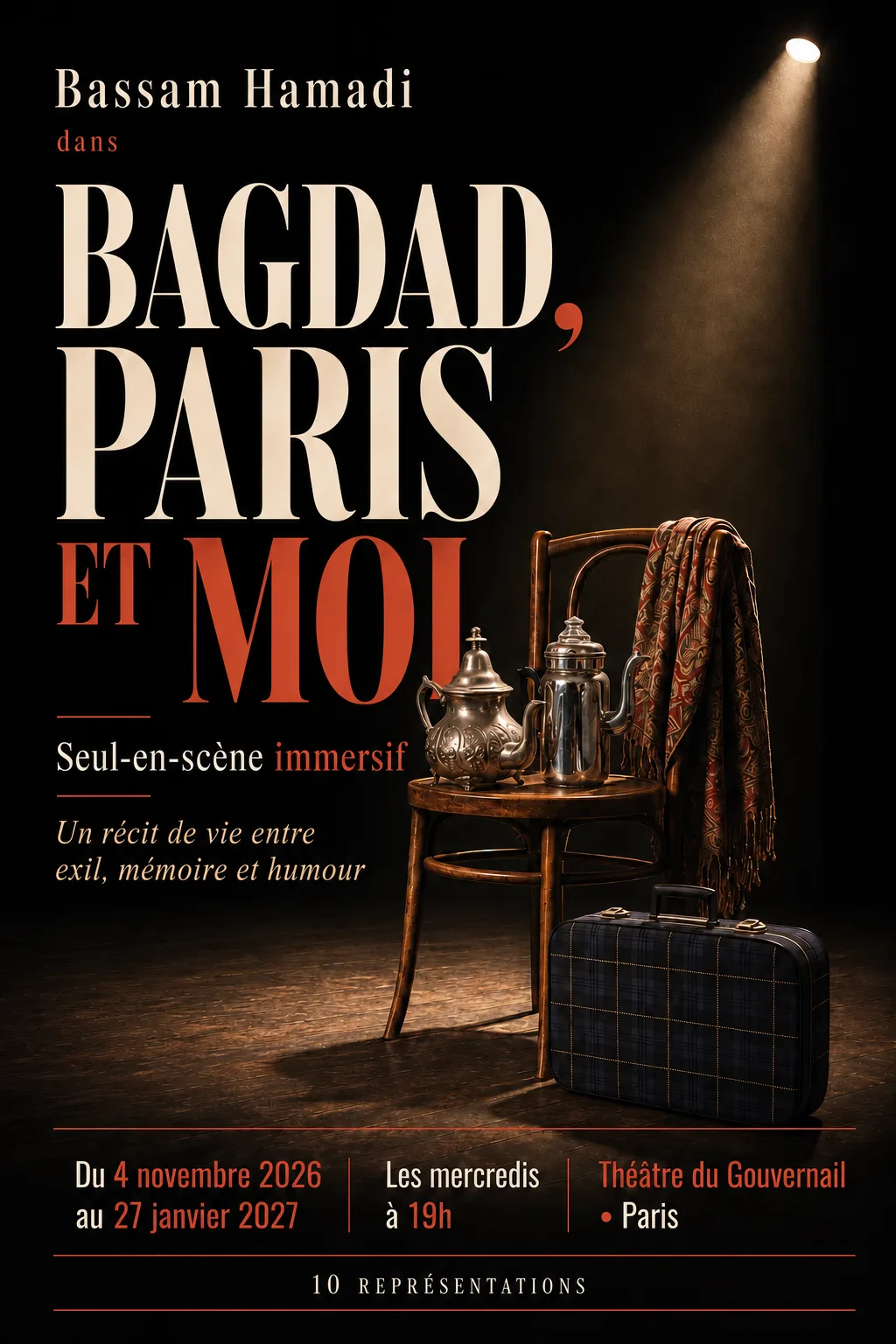 Chaise, théière, cafetière et valise dans l’univers du spectacle